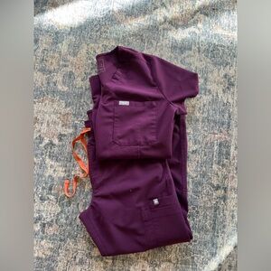 Figs Deep Purple set